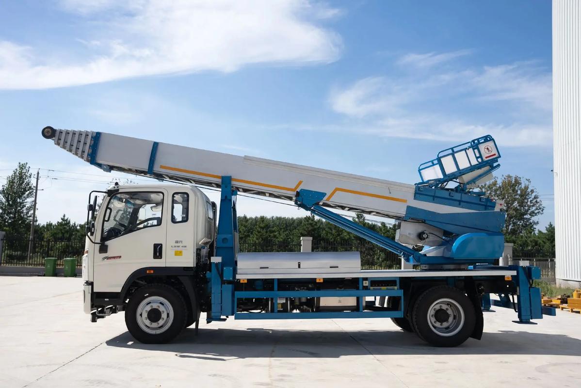 蒋湖农场云梯上料车租赁费用